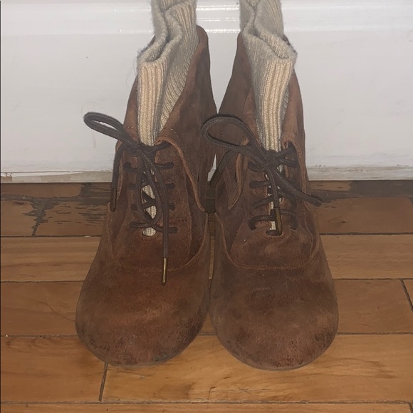 Brown Suede Heeled Lace-Up Oxfords Style Booties - Picture 2 of 4